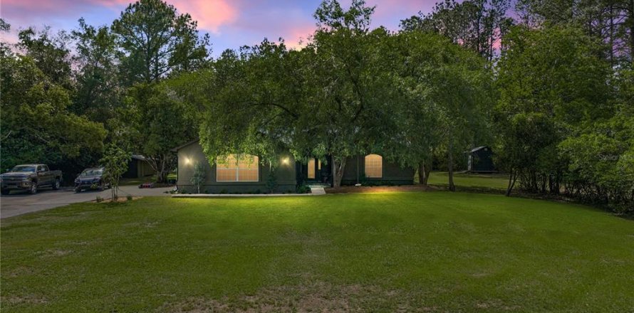 House in Brooksville, Florida 3 bedrooms, 195.09 sq.m. № 2103107
