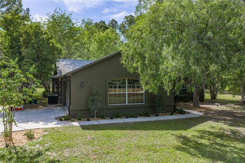 House in Brooksville, Florida 3 bedrooms, 195.09 sq.m. № 2103107 - photo 3