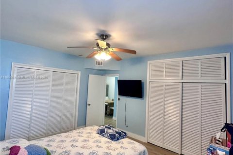 Condo in Hollywood, Florida, 1 bedroom  № 1819763 - photo 14