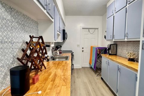 Condo in Hollywood, Florida, 1 bedroom  № 1819763 - photo 10