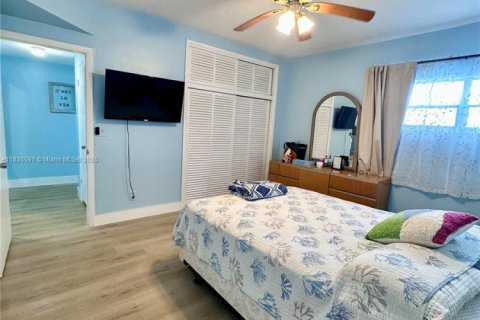 Condo in Hollywood, Florida, 1 bedroom  № 1819763 - photo 15