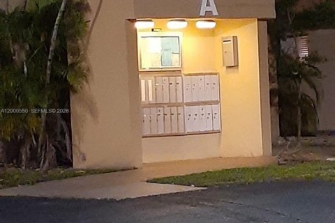 Condominio en venta en Miami, Florida, 2 dormitorios, 91.51 m2 № 2065962 - foto 16