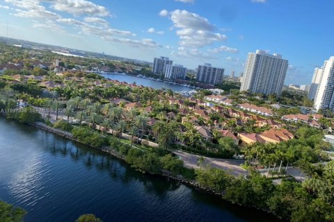 Condo in Aventura, Florida, 2 bedrooms № 2055321 - photo 2