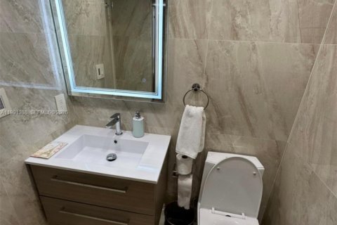 Condo in Aventura, Florida, 2 bedrooms № 2055321 - photo 16