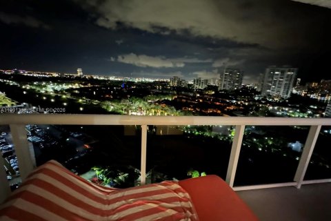 Condo in Aventura, Florida, 2 bedrooms № 2055321 - photo 25