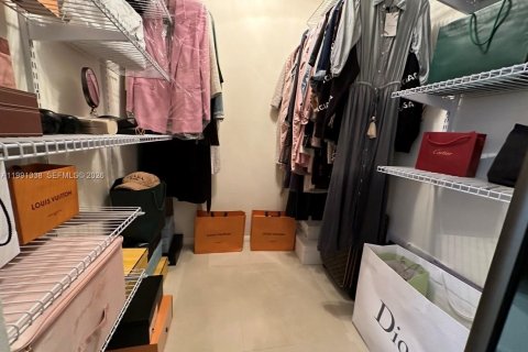 Condo in Aventura, Florida, 2 bedrooms № 2055321 - photo 17