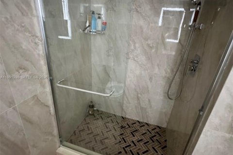 Condo in Aventura, Florida, 2 bedrooms № 2055321 - photo 18