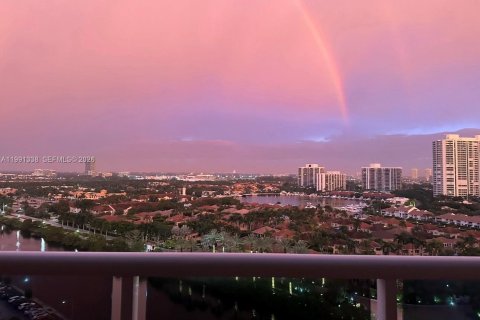 Condo in Aventura, Florida, 2 bedrooms № 2055321 - photo 24