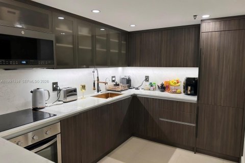 Condo in Aventura, Florida, 2 bedrooms № 2055321 - photo 7