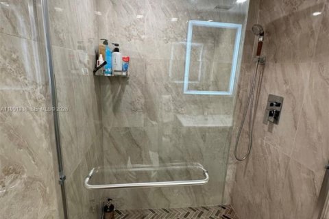 Condo in Aventura, Florida, 2 bedrooms № 2055321 - photo 20