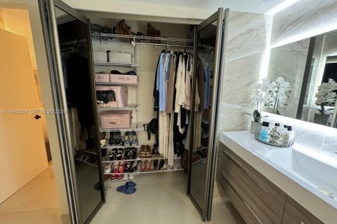 Condo in Aventura, Florida, 2 bedrooms № 2055321 - photo 29