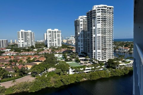 Condo in Aventura, Florida, 2 bedrooms № 2055321 - photo 22