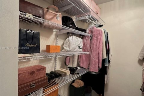 Condo in Aventura, Florida, 2 bedrooms № 2055321 - photo 21