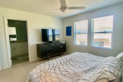Townhouse in Kissimmee, Florida 3 bedrooms, 127.55 sq.m. № 1643132 - photo 17
