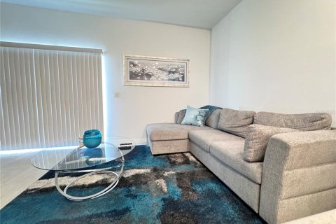 Townhouse in Kissimmee, Florida 3 bedrooms, 127.55 sq.m. № 1643132 - photo 27