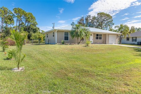 Villa ou maison à Port Charlotte, Floride 3 chambres, 91.42 m2 № 2095112