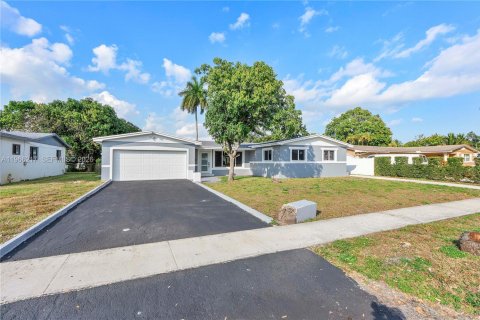 Снять в аренду виллу или дом в Плантация, Флорида 3 спальни, 163.42м2, № 2028080 - фото 6