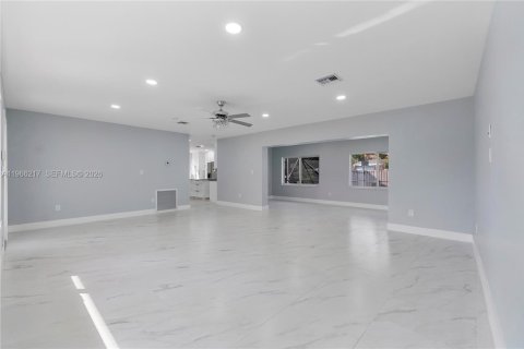 Снять в аренду виллу или дом в Плантация, Флорида 3 спальни, 163.42м2, № 2028080 - фото 12