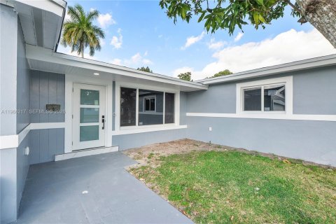 Дом в Плантация, Флорида 3 спальни, 163.42м2 № 2028080