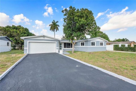 Снять в аренду виллу или дом в Плантация, Флорида 3 спальни, 163.42м2, № 2028080 - фото 3