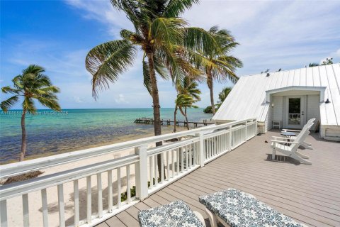 Купить виллу или дом в Исламорада, Вилладж оф Айлендс, Флорида 4 спальни, № 2055214 - фото 16