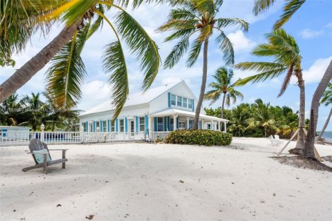 Купить виллу или дом в Исламорада, Вилладж оф Айлендс, Флорида 4 спальни, № 2055214 - фото 12