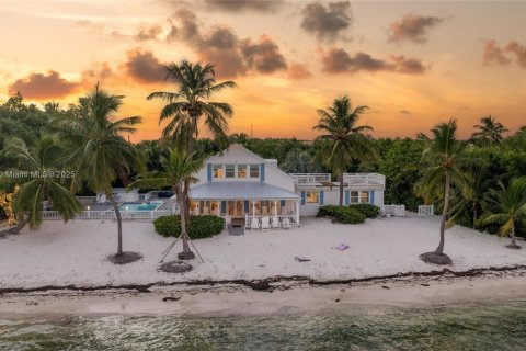 House in Islamorada, Village of Islands, Florida 4 bedrooms № 2055214