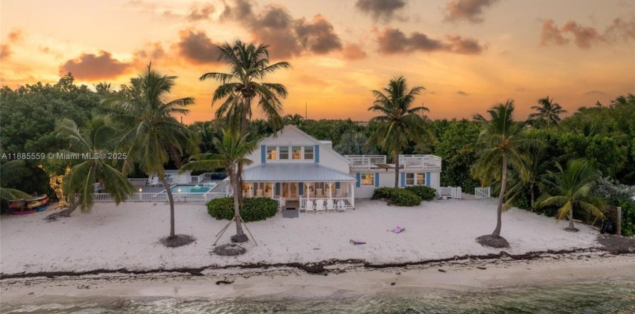 Дом в Исламорада, Вилладж оф Айлендс, Флорида 4 спальни № 2055214