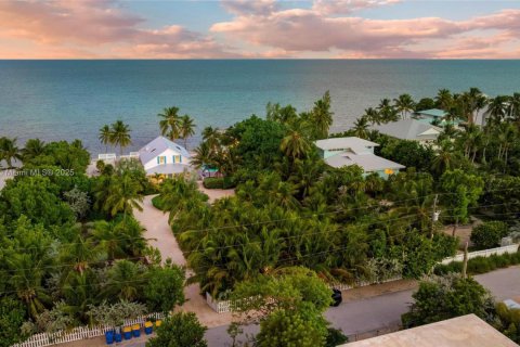Купить виллу или дом в Исламорада, Вилладж оф Айлендс, Флорида 4 спальни, № 2055214 - фото 9