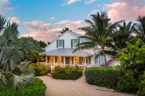 Купить виллу или дом в Исламорада, Вилладж оф Айлендс, Флорида 4 спальни, № 2055214 - фото 8