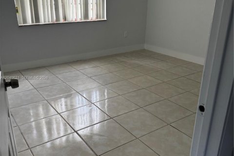 Copropriété à vendre à North Miami, Floride: 1 chambre, 64.38 m2 № 2087303 - photo 6