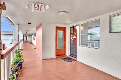 Купить кондоминиум в Плантация, Флорида 2 спальни, 84.26м2, № 2023589 - фото 16