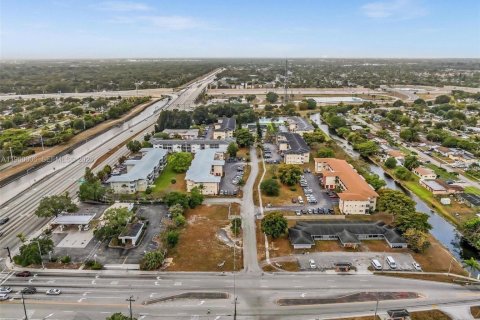 Купить кондоминиум в Плантация, Флорида 2 спальни, 84.26м2, № 2023589 - фото 3