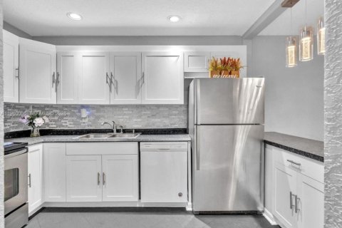 Купить кондоминиум в Плантация, Флорида 2 спальни, 84.26м2, № 2023589 - фото 24