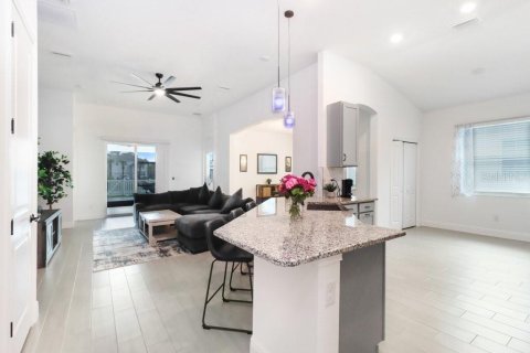 House in Palmetto, Florida 4 bedrooms, 176.33 sq.m. № 1834895 - photo 8
