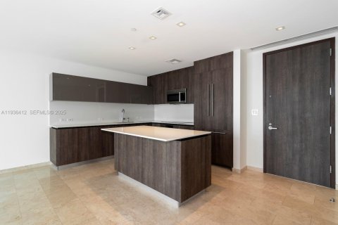 Condominio en venta en Miami, Florida, 2 dormitorios, 110.83 m2 № 1994625 - foto 12