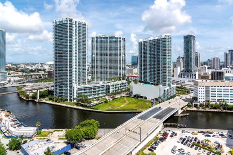 Condominio en venta en Miami, Florida, 2 dormitorios, 110.83 m2 № 1994625 - foto 3
