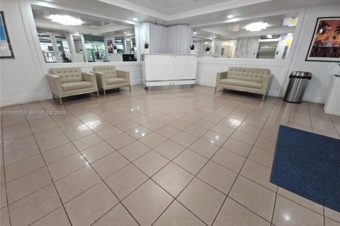 Copropriété à louer à Miami Beach, Floride: 1 chambre, 60.85 m2 № 2385042 - photo 20