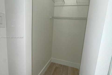 Copropriété à louer à Miami Beach, Floride: 1 chambre, 60.85 m2 № 2385042 - photo 15