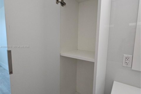 Copropriété à louer à Miami Beach, Floride: 1 chambre, 60.85 m2 № 2385042 - photo 11