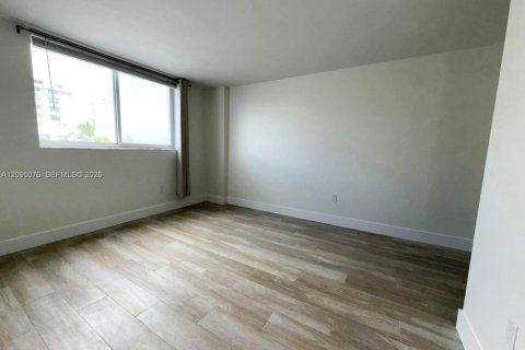 Copropriété à louer à Miami Beach, Floride: 1 chambre, 60.85 m2 № 2385042 - photo 8