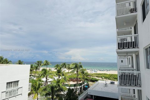 Copropriété à louer à Miami Beach, Floride: 1 chambre, 60.85 m2 № 2385042 - photo 2