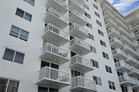 Copropriété à louer à Miami Beach, Floride: 1 chambre, 60.85 m2 № 2385042 - photo 23