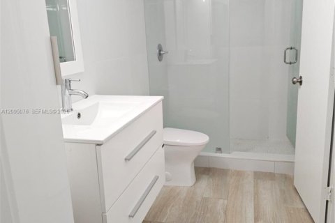 Copropriété à louer à Miami Beach, Floride: 1 chambre, 60.85 m2 № 2385042 - photo 10