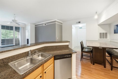 Condo in Orlando, Florida, 1 bedroom  № 1901472 - photo 8