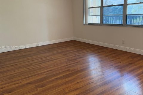 Copropriété à louer à Pembroke Pines, Floride: 1 chambre, 65.22 m2 № 2076273 - photo 6