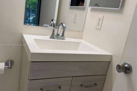 Copropriété à louer à Pembroke Pines, Floride: 1 chambre, 65.22 m2 № 2076273 - photo 15