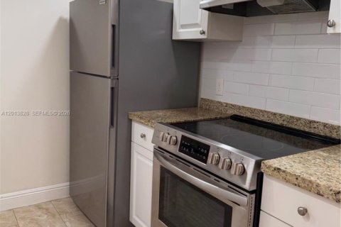 Condo à Pembroke Pines, Floride, 1 chambre  № 2076273