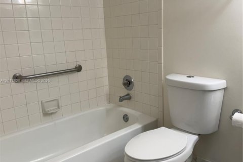 Copropriété à louer à Pembroke Pines, Floride: 1 chambre, 65.22 m2 № 2076273 - photo 17
