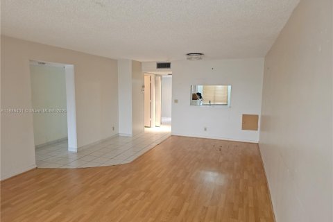 Condo in Delray Beach, Florida, 2 bedrooms  № 1827515 - photo 7